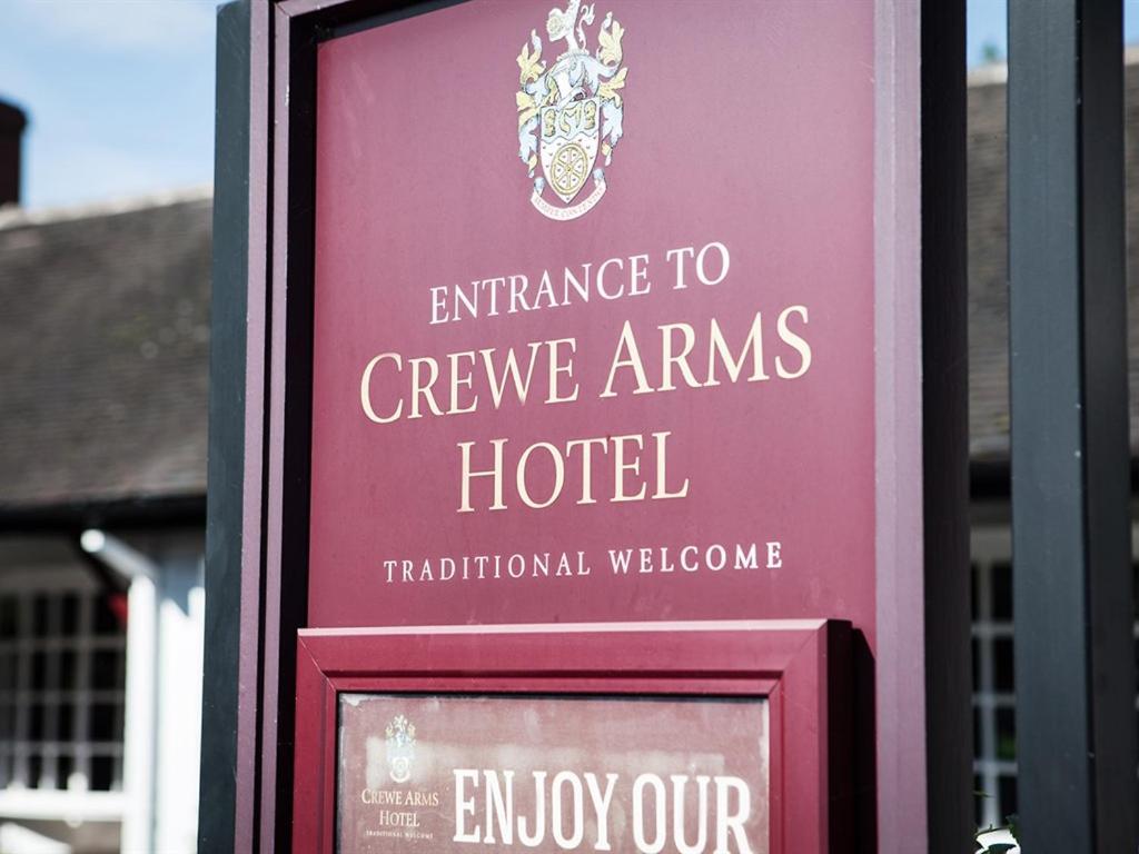 The Crewe Arms Hotel Exterior photo